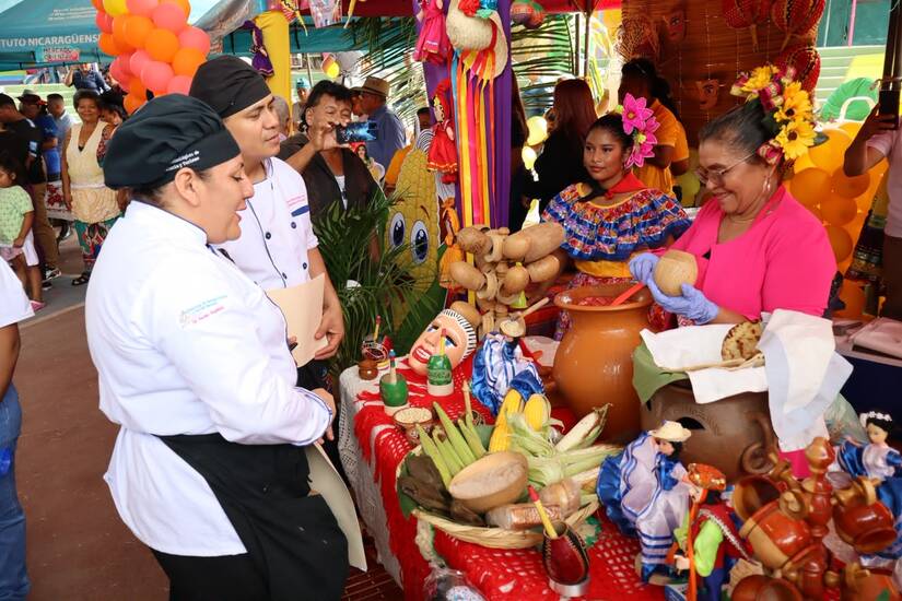 Melania Cruz gana concurso de la Chicha más Rica de Managua