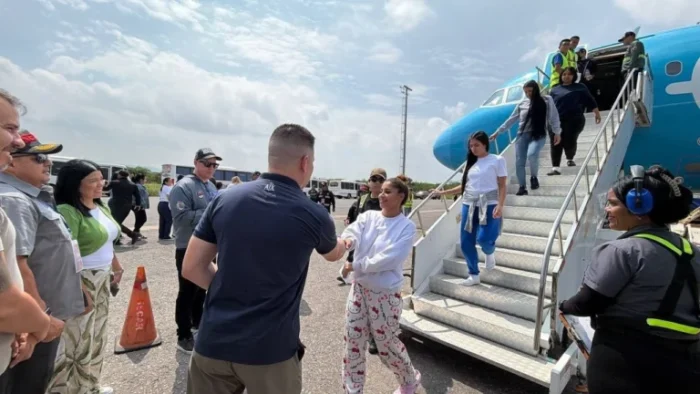 Regresan 147 venezolanos repatriados desde Estados Unidos