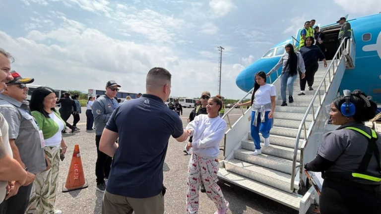 Regresan 147 venezolanos repatriados desde Estados Unidos