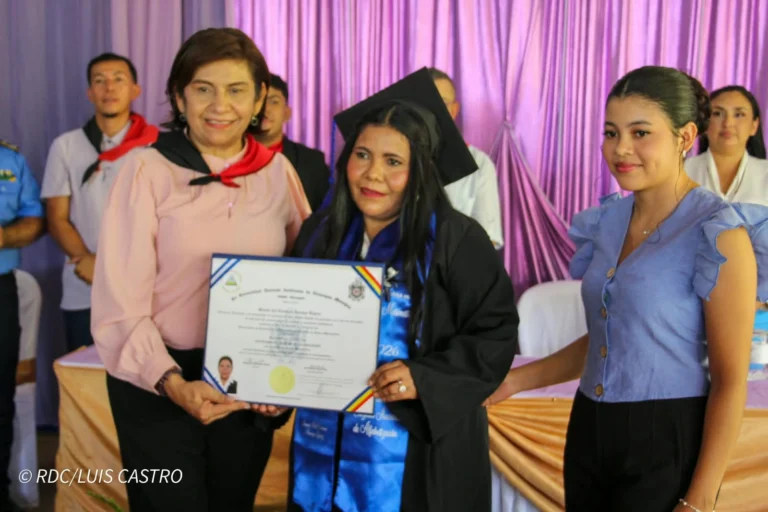 Gradúan a la primera generación de la UNICAM-Mozonte