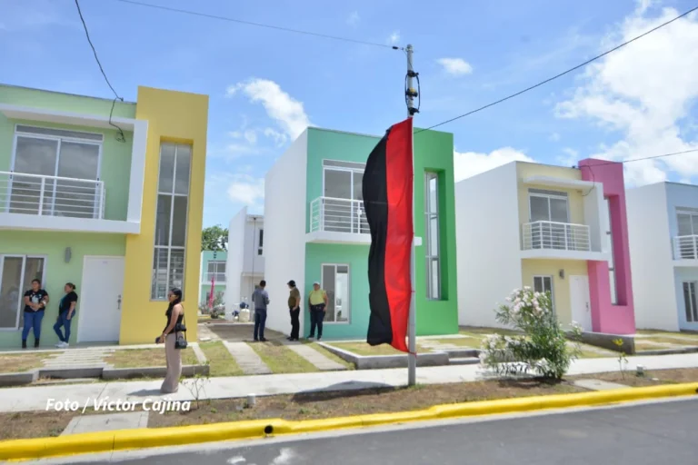 Entregan apartamentos Nuevas Victorias en Managua