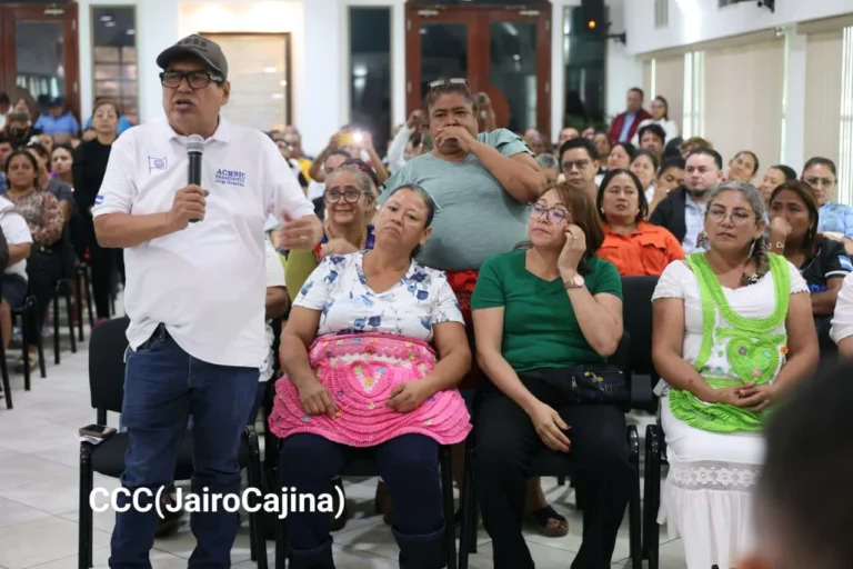 Reforma a la Constitución recibe el respaldo de los comerciantes de los mercados