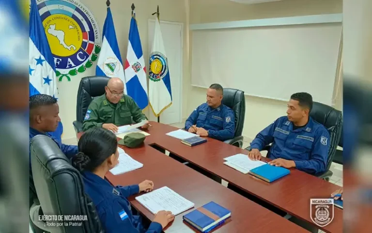 Participación en Seminario sobre Procedimiento de Abordaje y Registro de la Fuerza Naval