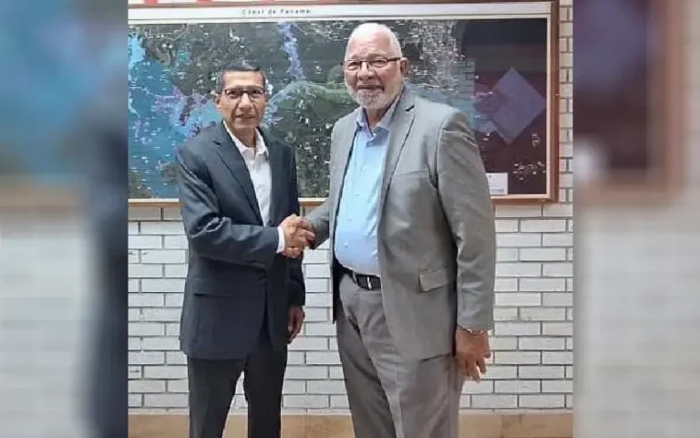 Con Instituto del Canal y Estudios Internacionales en Panamá