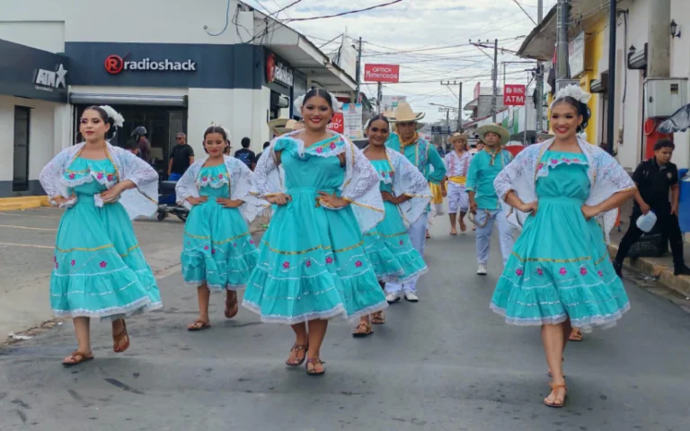 Festival Trajes Originales Nuestro Folklore Rivas