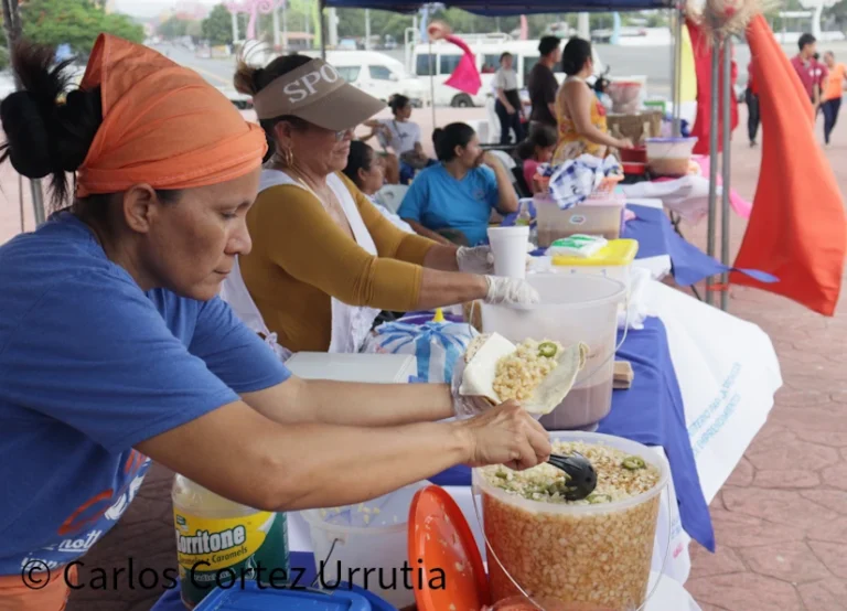 Familias disfrutan del Festival de Quesillos y Refrescos en Managua