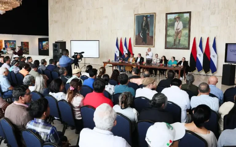Encuentro con Artistas, Escritores, Artesanos y Promotores de la Cultura durante el Proceso de Consulta de las Reformas Constitucionales