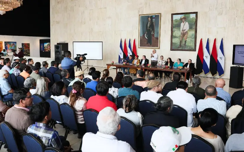 Encuentro con Artistas, Escritores, Artesanos y Promotores de la Cultura durante el Proceso de Consulta de las Reformas Constitucionales