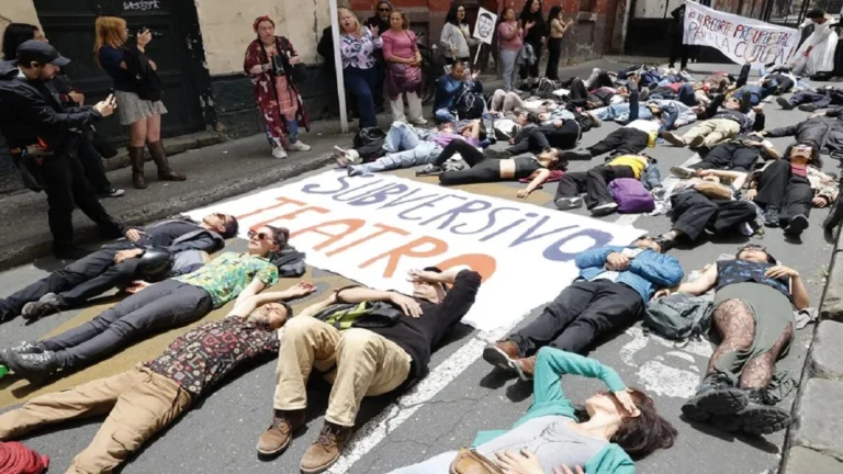 Artistas colombianos protestan contra recorte al presupuesto de Cultura
