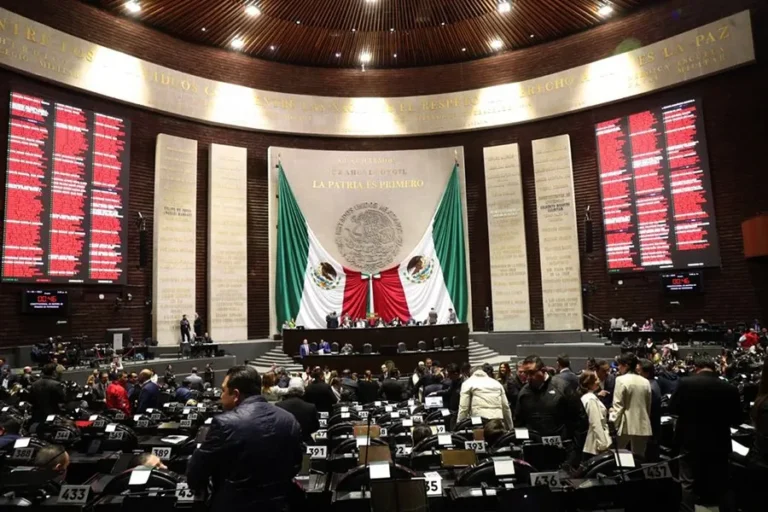 Diputados de México aprueban reforma que limita la doble nacionalidad para candidatos