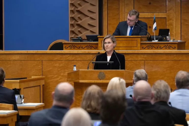 Eligen a nueva presidenta de Estonia