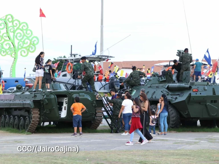 Familias conocen 134 medios militares en exposición del Ejército