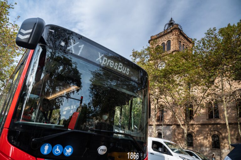 Huelga de conductores de autobuses afecta la movilidad en Barcelona