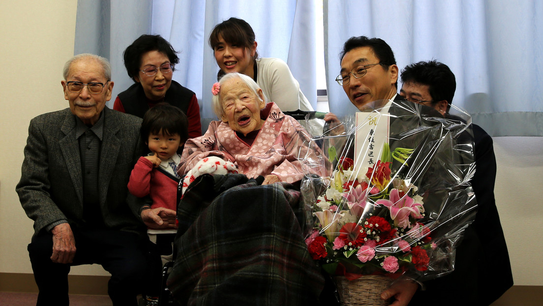 Japón supera por primera vez los cien mil centenarios