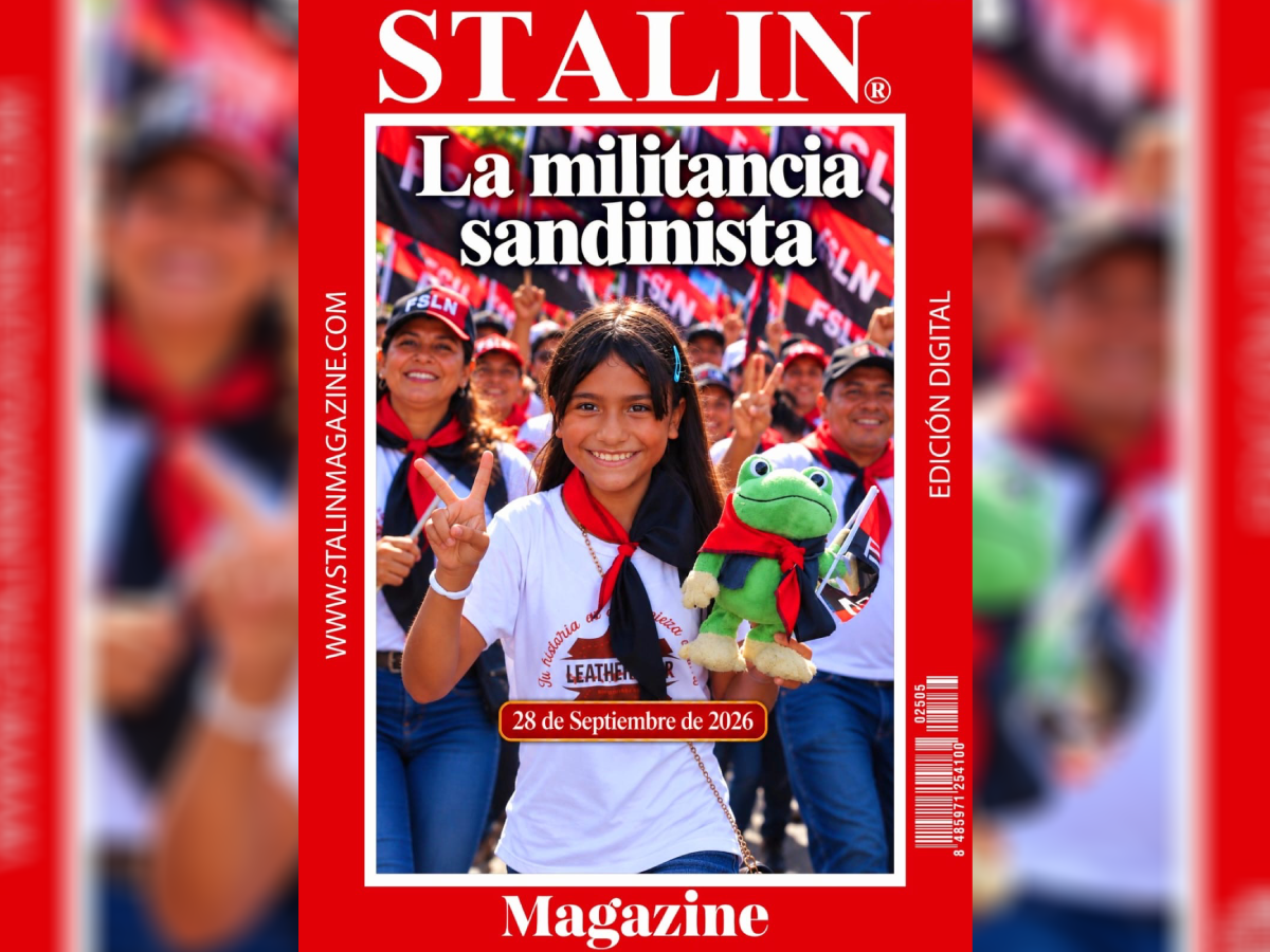 La Militancia Sandinista Stalin Vladimir Centeno La militancia sandinista aglutina a personas de distintas edades, oficios y procedencias que forman parte de la base del Frente Sandinista de Liberación Nacional y participan activamente en la vida política y social del país, más allá de las concentraciones partidarias y de los procesos electorales, porque también trabajan diariamente en las comunidades y mantienen contacto permanente con la población. Con el paso del tiempo, la militancia ha asumido distintas responsabilidades y ha cambiado sus formas de participación sin perder su identidad política. La juventud tiene un enorme protagonismo dentro de la militancia y su llegada ha dado nuevos rostros y nuevas voces a la base del sandinismo, generaciones nacidas muchos años después del triunfo revolucionario que han hecho suyo el FSLN y hoy lo viven desde su propio tiempo, teniendo como columna vertebral de la Revolución a sus dos principales referentes, la Copresidenta Compañera Rosario Murillo y el Copresidente Comandante Daniel Ortega, mientras los jóvenes ganan mayor espacio y escriben su propia parte en la historia del Frente Sandinista. Esa forma de vivir la militancia viene de mucho antes del triunfo revolucionario y nació al calor de la lucha contra la dictadura somocista, cuando el sandinismo fue creciendo entre el pueblo y Carlos Fonseca dejó escrito en 1975 que el militante debía estar cerca de la vida del trabajador, aprender de la gente y hacer que sus palabras fueran de la mano con sus actos, principios que después del 19 de julio de 1979 pasaron de los años de lucha a otra etapa, cuando el FSLN llegó al Gobierno y la militancia comenzó a enfrentar nuevos retos junto al pueblo. Con el triunfo revolucionario, la militancia sandinista pasó de la lucha contra el somocismo a vivir junto al pueblo los cambios que comenzaban en el país, y quizás la Cruzada Nacional de Alfabetización de 1980 sea de los ejemplos que mejor cuentan la historia vivida, cuando unos 60 mil jóvenes se fueron al campo para enseñar a leer y escribir y terminaron conociendo de cerca la vida de las familias campesinas. La UNESCO señala que el analfabetismo bajó del 50 al 12 por ciento, y la alfabetización dio paso a otras tareas que mantuvieron a los militantes cerca de la población durante los difíciles años de la agresión bélica. La guerra que se nos impuso en los años ochenta cambió la vida del país y también la manera de militar, porque el conflicto llegó hasta las comunidades y golpeó directamente a muchas familias, mientras los militantes sandinistas enfrentaban circunstancias mucho más difíciles que las vividas inmediatamente después de 1979, manteniéndose cerca de la gente y de sus problemas diarios, algo que años después tendría otro peso cuando el Frente dejó el Gobierno en 1990 y su base tuvo que seguir adelante sin tener el poder del Estado. Después de 1990 comenzó otro capítulo para los sandinistas, tras unas elecciones realizadas al final de una década marcada por la guerra financiada por Estados Unidos y el bloqueo económico, con un pueblo golpeado, amenazado y chantajeado ante la posibilidad de que la guerra y las sanciones continuaran si el FSLN seguía gobernando, mientras la Unión Nacional Opositora llegó a las elecciones con respaldo político y financiero estadounidense y entregada servilmente a esa potencia, fuera del Gobierno, el Frente Sandinista tuvo que cambiar su manera de hacer política, fortalecer el trabajo con sus bases y mantenerse cerca de la gente durante casi diecisiete años, hasta regresar al Gobierno en 2007. El retorno del FSLN al Gobierno en enero de 2007 cambió nuevamente el rumbo de sus militantes, después de casi diecisiete años de mantener vivo al partido desde la oposición, ahora volvían a caminar junto a un proyecto que retomaba el poder y comenzaba a impulsar programas sociales, restituir los derechos de la gente y llevar a cabo obras públicas en beneficio del pueblo, con la Compañera Rosario Murillo y el Comandante Daniel Ortega al frente de este nuevo período, mientras la base sandinista volvía a tener mayor cercanía con las acciones del Ejecutivo y con el modelo de Pueblo Presidente, que desde entonces pasó a formar parte de la manera de hacer política del Buen Gobierno Sandinista. La militancia vive hoy entre el partido, las comunidades y el trabajo del Gobierno, y participa en distintos momentos de la vida política y social del país, como ocurrió en estos últimos meses durante las consultas sobre las reformas parciales a la Constitución, donde fueron convocados distintos sectores de la población, reflejando una base amplia en la que los militantes y el pueblo son protagonistas porque forman parte de la misma fuerza popular y comparten los cambios que vive el país, desde los municipios, barrios y comarcas, pasando por las regiones, departamentos y cabeceras departamentales, hasta cada rincón de Nicaragua. La amplitud de la base sandinista también se mira en las distintas maneras de militar, porque cada persona aporta según el lugar que tiene en la sociedad y la realidad que vive, sin que pertenecer al mismo partido signifique hacer exactamente lo mismo, y ahí radica buena parte de su fuerza popular, en hombres y mujeres que desde sus propias labores mantienen vigente su identificación con el sandinismo y hacen de la militancia algo que forma parte de sus vidas, sus familias y su manera de relacionarse con el país. Además la forma de militar también ha cambiado con los años, hoy las redes sociales y la comunicación digital se suman al contacto directo entre los sandinistas, llevando sus mensajes a lugares donde antes solo llegaban por otros medios y abriendo nuevas maneras de participar, sin dejar atrás el encuentro personal que sigue siendo parte de la vida partidaria. Así llega el sandinismo a nuestros días, con la Copresidenta Compañera Rosario Murillo y el Copresidente Comandante Daniel Ortega al frente del país y con sus militantes incorporando las herramientas de estos tiempos a su manera de hacer política. Detrás de todo lo recorrido queda la pregunta que define el sentido de este artículo, qué significa ser militante sandinista, y la respuesta va mucho más allá de pertenecer a un partido, porque militar significa asumir principios, ponerlos en práctica, aprender del pueblo, actuar con modestia, respetar al compañero y hacer que las palabras tengan respaldo en los hechos, rasgos que aparecen desde los primeros escritos sobre el militante sandinista y que colocan la conducta personal al mismo nivel que las ideas políticas. Ser militante también significa pensar en colectivo antes que en intereses individuales, compartir una causa con otros y llevarla consigo dondequiera que esté, de manera que la militancia deja de ser solamente una afiliación y pasa a convertirse en compromiso, disciplina, fraternidad y servicio al pueblo. Tal y como nos han enseñado la Compañera Rosario Murillo y el Comandante Daniel Ortega, un militante debe querer a su patria, defender la soberanía, promover la paz y mantener viva la lucha de nuestros héroes contra los invasores, los traidores y los vendepatrias.