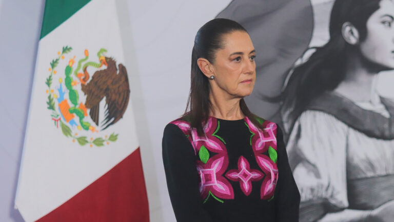 Presidenta de México advierte sobre uso de bots en campañas electorales