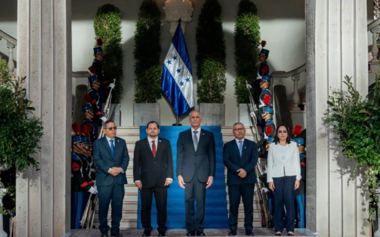 Nicaragua participa en ceremonia de Fiestas Patrias en Honduras