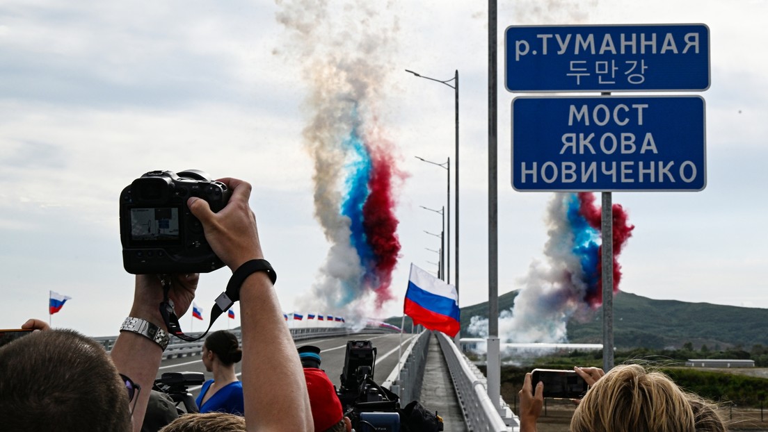 Inauguran puente vehicular entre Rusia y RPDC
