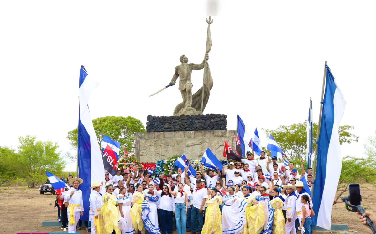 Servidores públicos rinden homenaje a los Héroes de San Jacinto