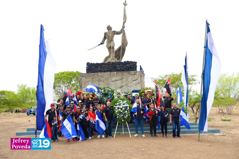 Servidores públicos rinden homenaje a los Héroes de San Jacinto