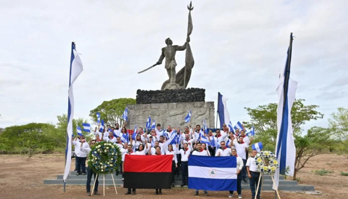Servidores públicos rinden homenaje a los Héroes de San Jacinto