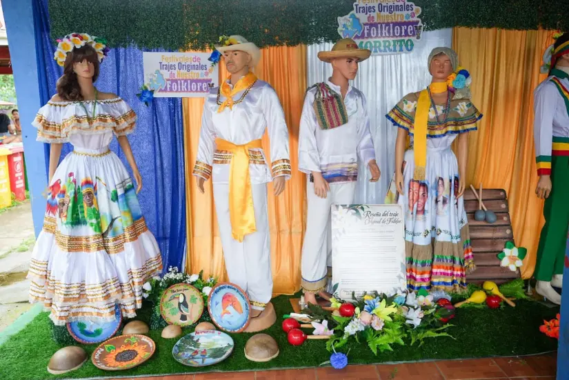 Festival de Trajes originales del Folklore se traslada a Bilwi