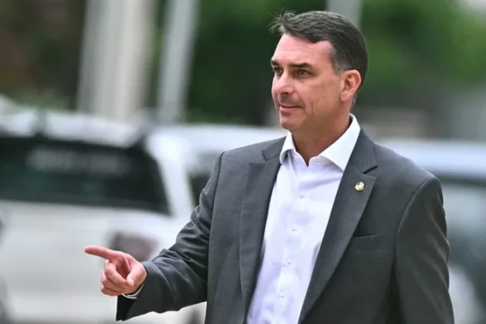 Abren investigación contra Flávio Bolsonaro por presunto lavado de dinero