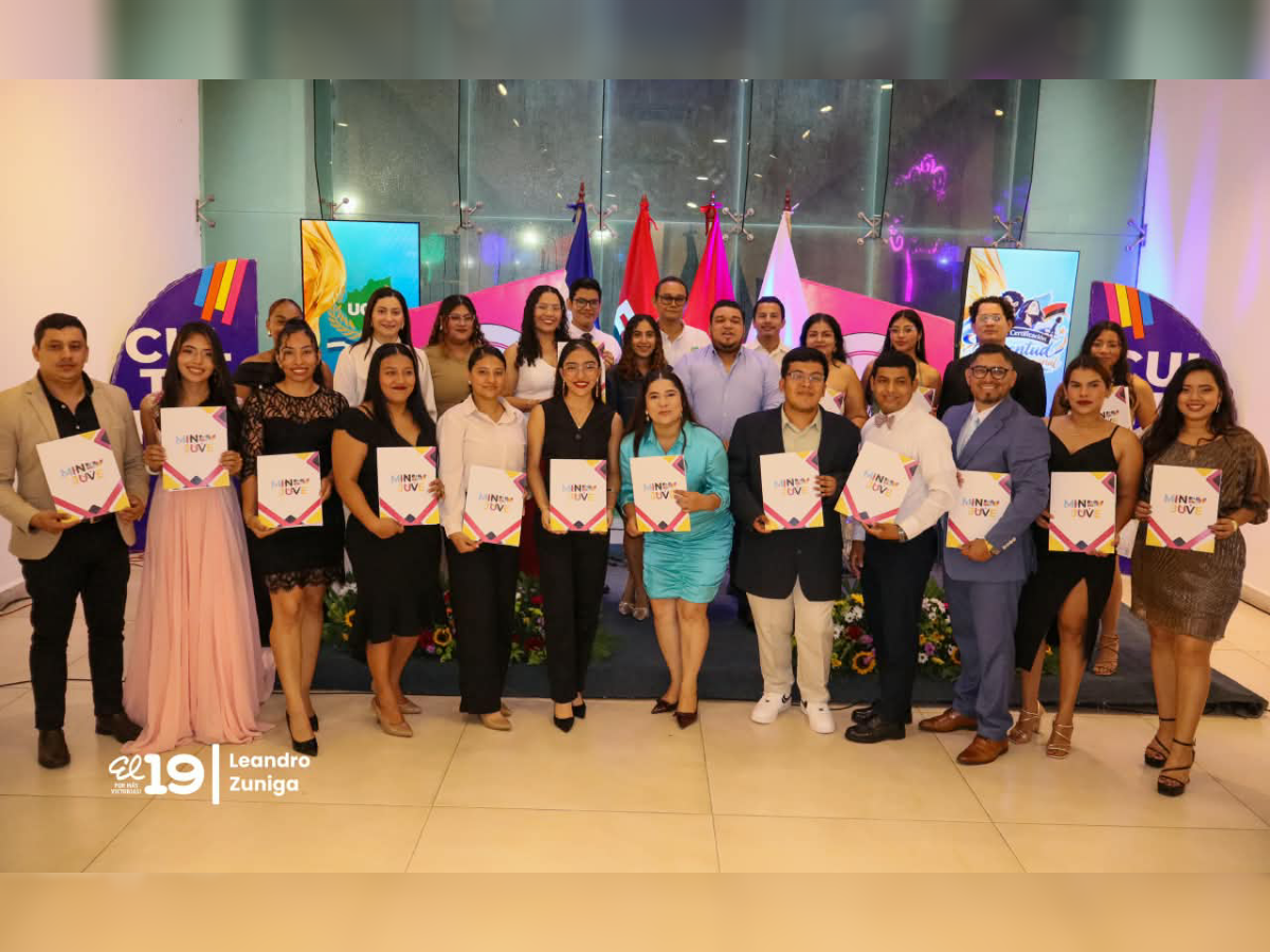 Certifican a 60 jóvenes nicaragüenses en oratoria e inteligencia artificial