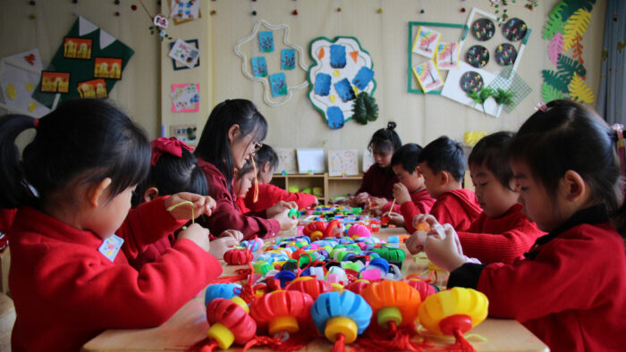 China condena a cadena perpetua a directora de jardín infantil por envenenar a más de 200 niños