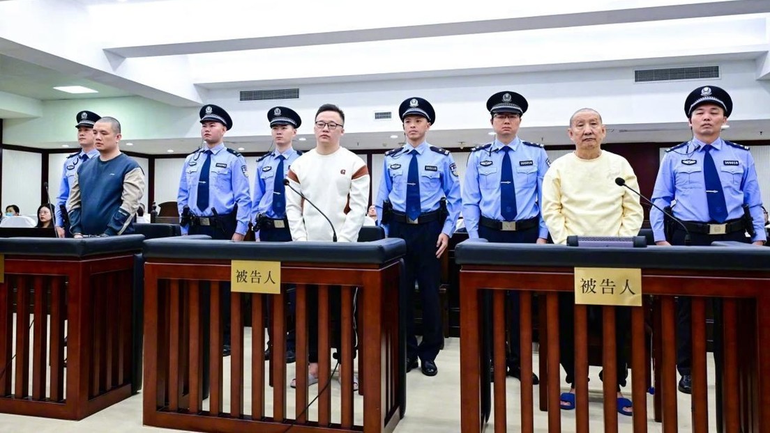China condena a muerte a tres líderes de red criminal