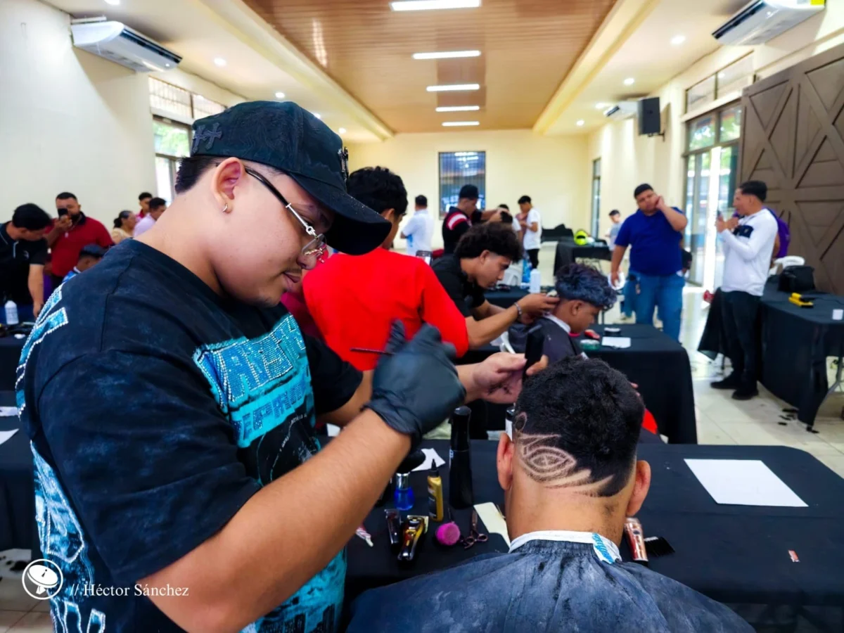 Chinandega celebra Concurso Juvenil de Barbería