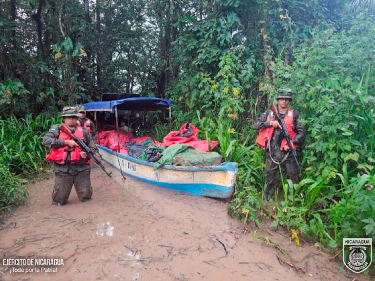 Ejército ocupa embarcación con mercadería en Río San Juan