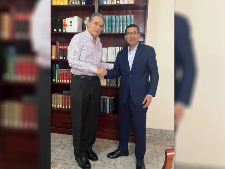 Embajada de Nicaragua en Panamá se reúne con expresidente Arístides Royo para estrechar lazos fraternales