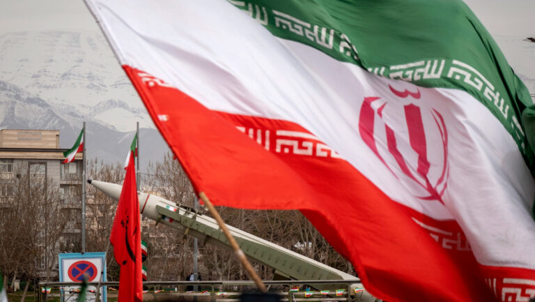 Más de 30 millones de iraníes se inscriben para luchar contra EEUU