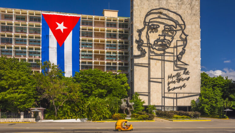 Irán califica de “terrorismo económico” el bloqueo de EE. UU. contra Cuba