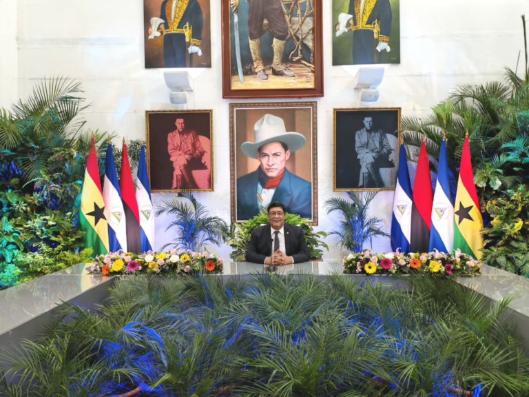 Nicaragua recibe copias de estilo del embajador de Ghana
