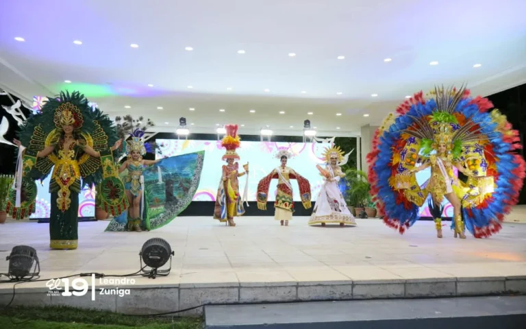 Reinas UNEN 2026 deslumbran con Trajes de Fantasía