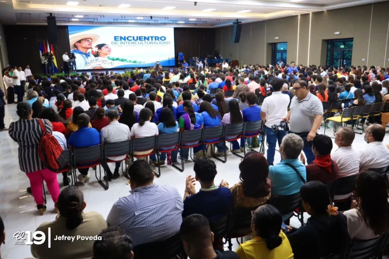 Sistema Educativo celebra en Encuentro de Interculturalidad