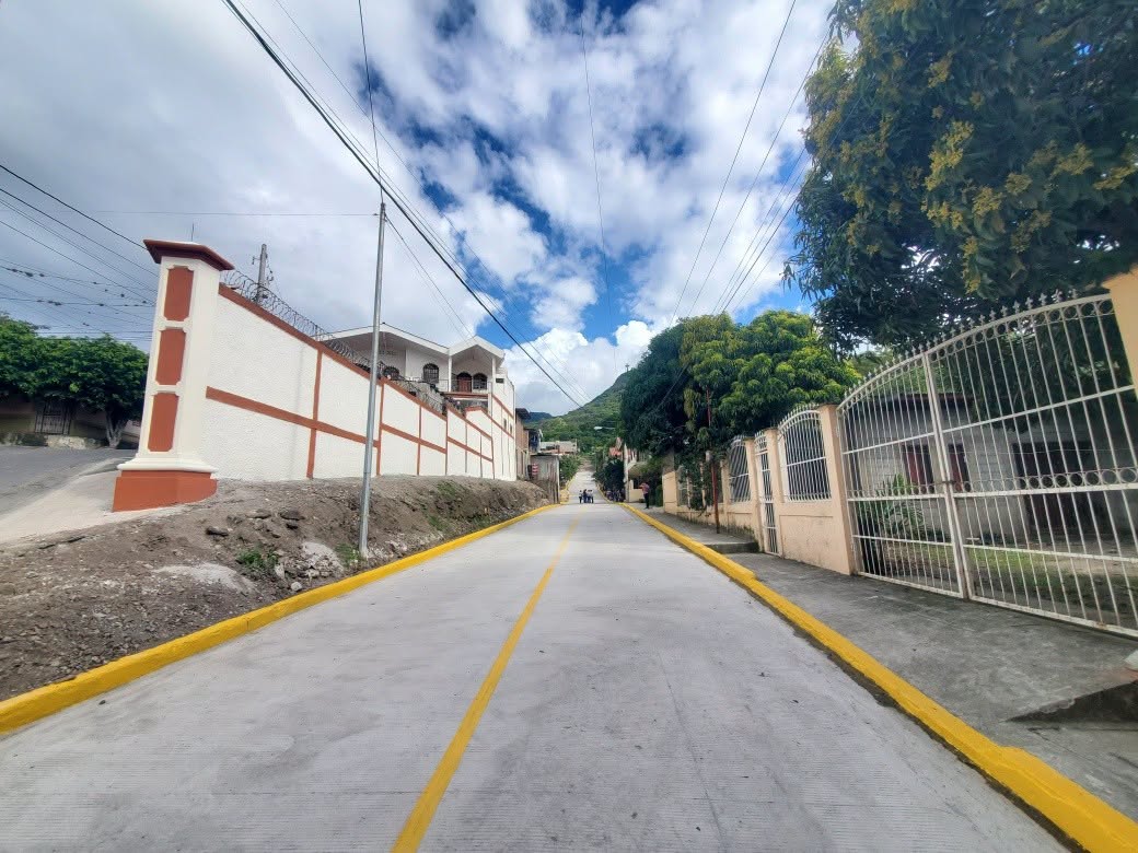 Inauguran dos calles de concreto hidráulico en Matagalpa