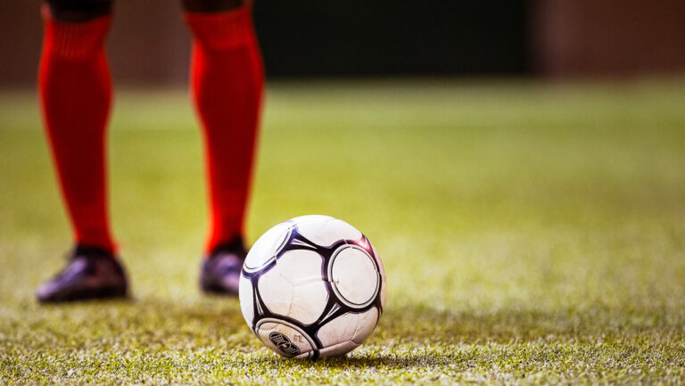 Futbolista argentino muere en pleno partido