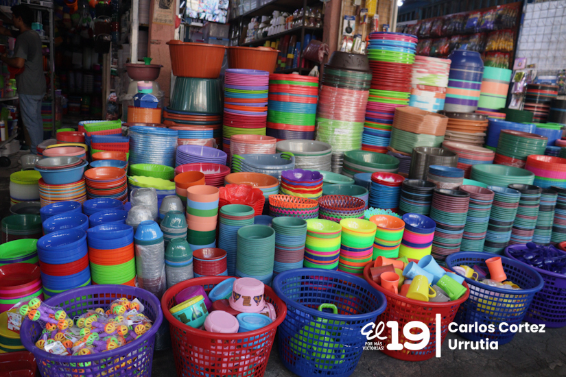 Familias realizan sus primeras compras para celebrar la Gritería