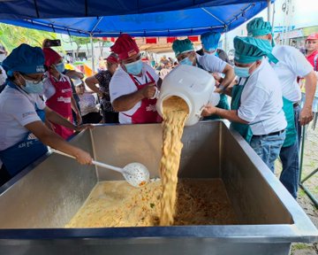 Juigalpa realiza la Sopa de Huevo de Toro más grande