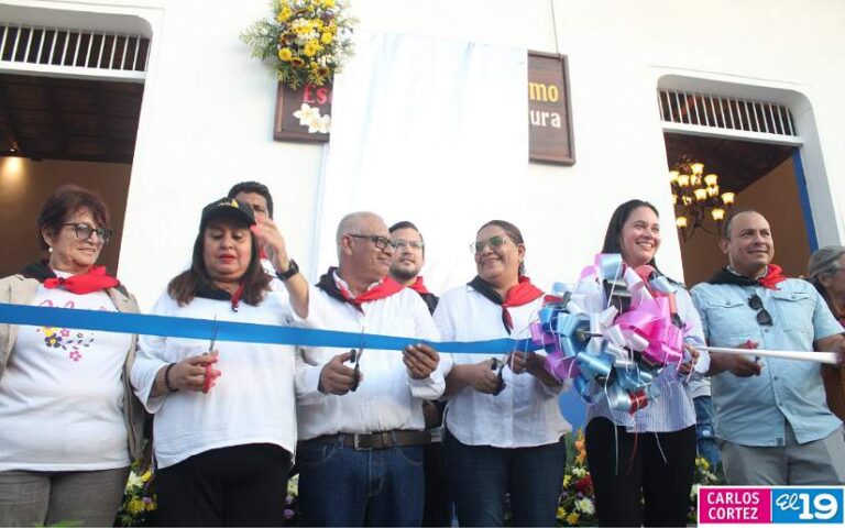 Aperturan nueva Escuela y Casa de Cultura en Niquinohomo