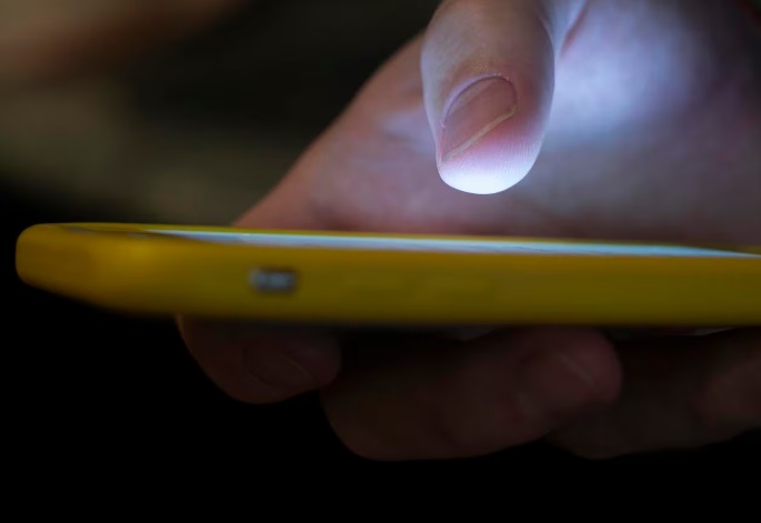 Mujer envió 1300 mensajes y realizó 500 llamadas en un día a su médico