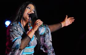 La india vuelve con nuevo tema musical