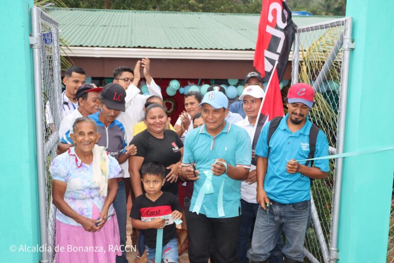 Familias de Aguas Claras inauguran la rehabilitación de un Puesto de Salud