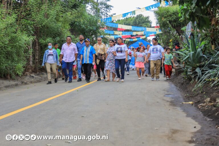 Inauguran 5 cuadras en el barrio Laureles Sur