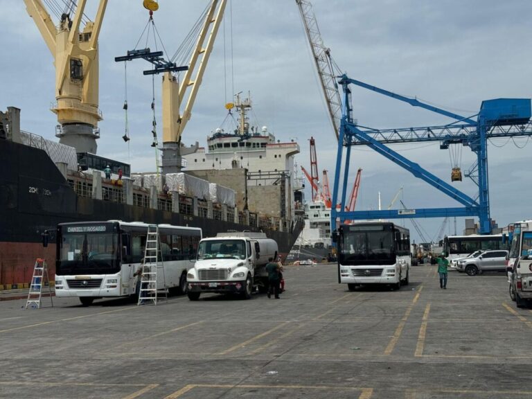 Buses chinos llegan a Managua la tarde de este lunes