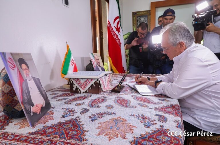 Nicaragua Firma Libro de Condolencias por fallecimiento del Presidente de Irán y su Comitiva
