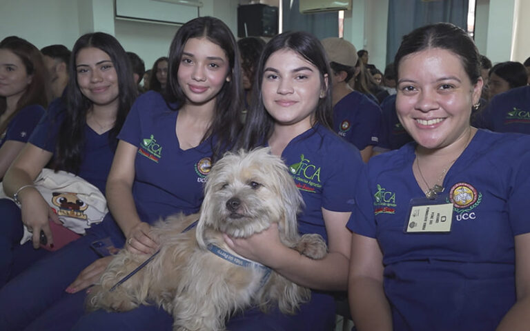 Estudiantes de veterinaria participan en Feria Anatómica 2024